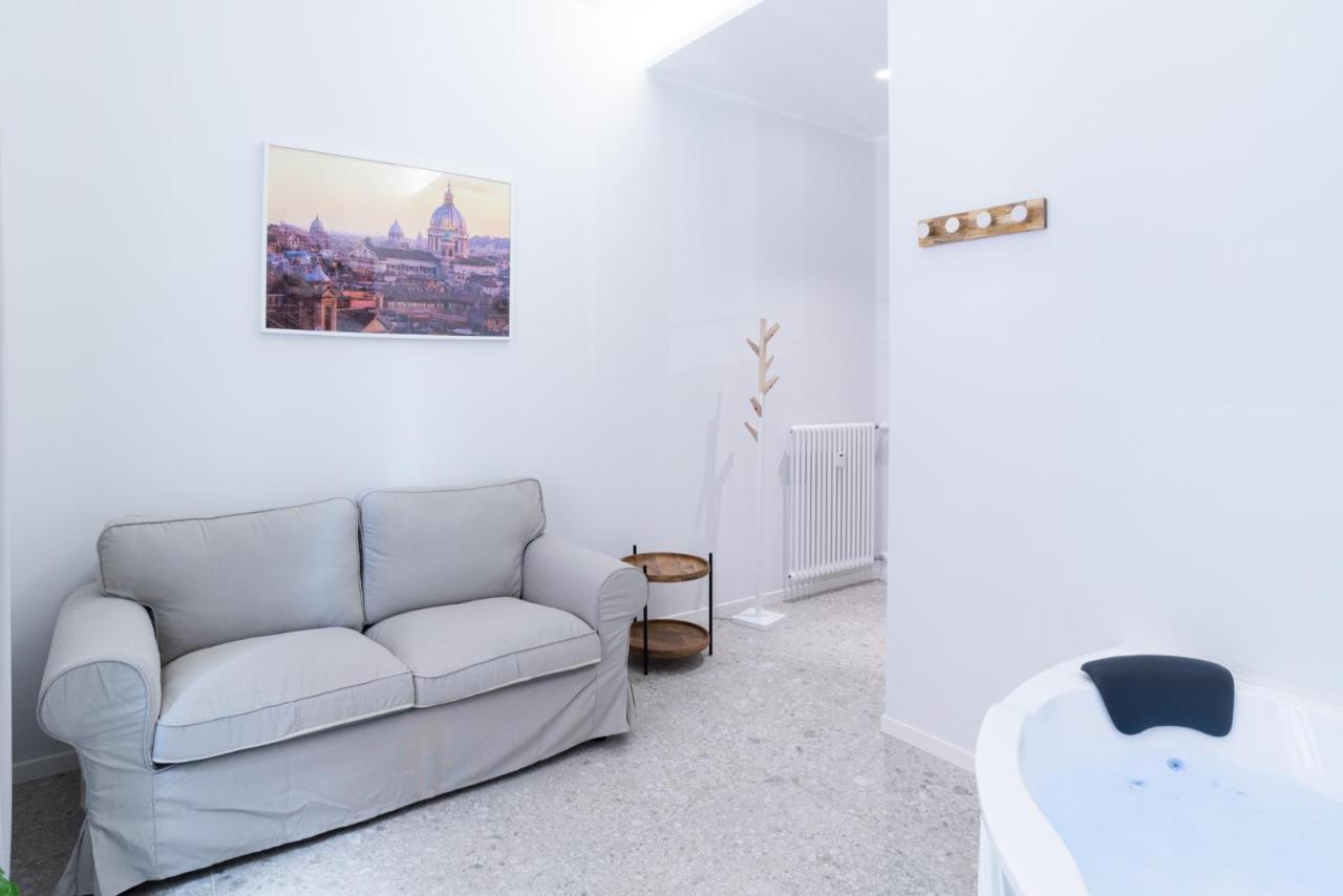 White Home Suite And Rooms Rom Exteriör bild