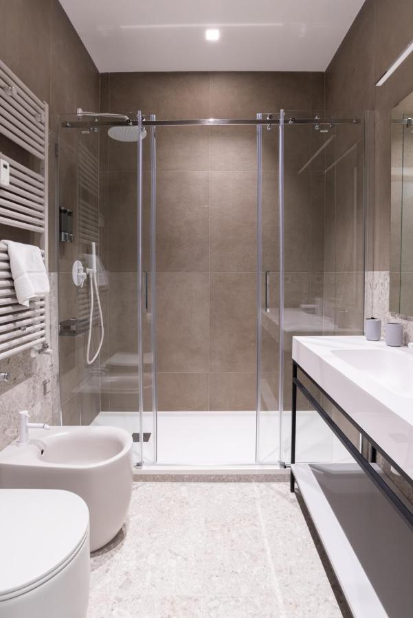 White Home Suite And Rooms Rom Exteriör bild